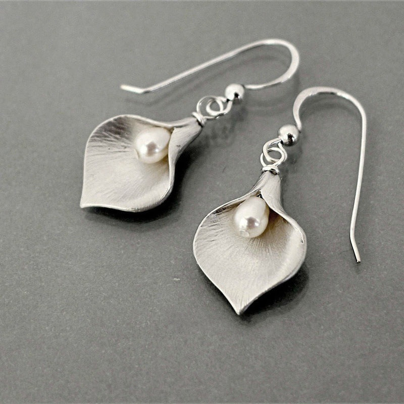 Charming Pearl Earring for Any Occasion