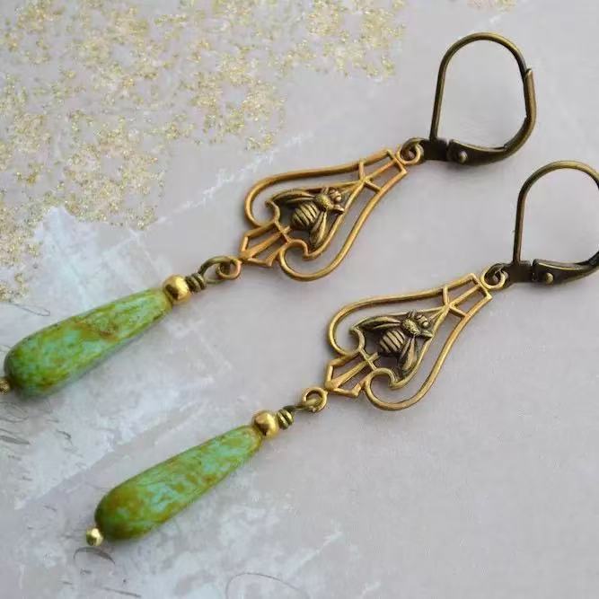 Beautiful Gold Earring with Unique Style
