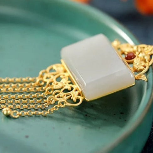 Beautiful Silver Necklace with Unique Style