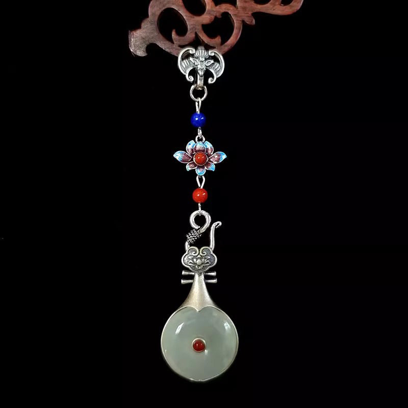 Stunning Silver Pendant for Daily Wear