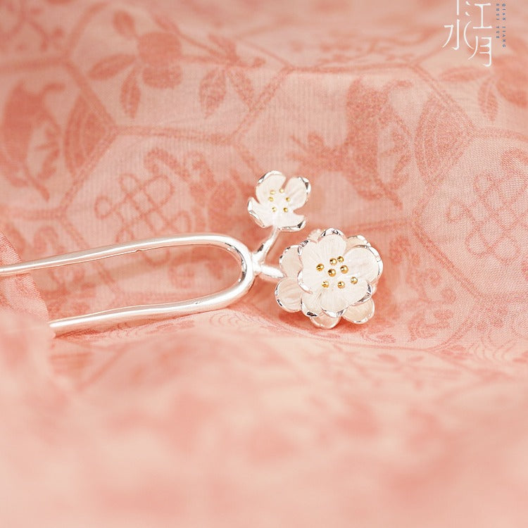 Elegant Silver Piece for Every Occasion