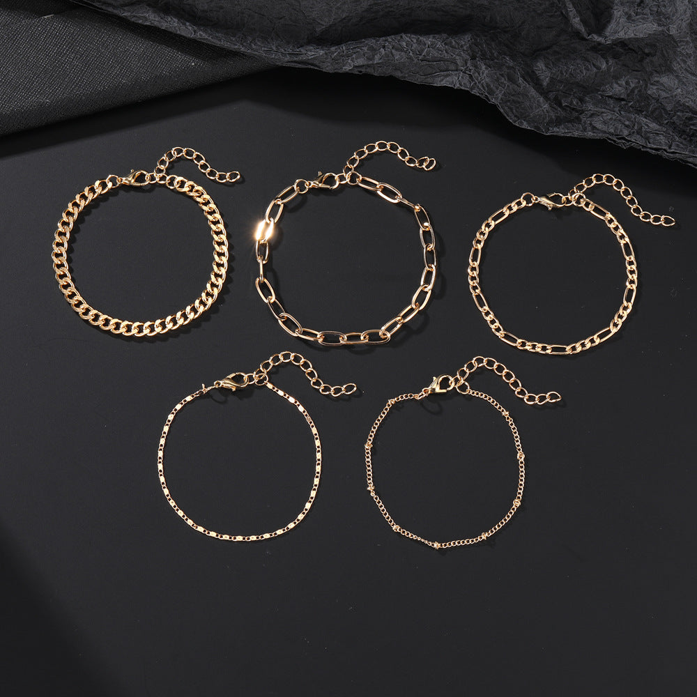Classic Gold Bracelet with Timeless Appeal