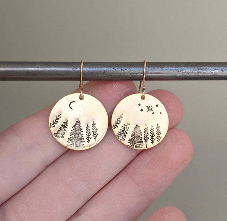 Romantic Gold Earring for Special Moments