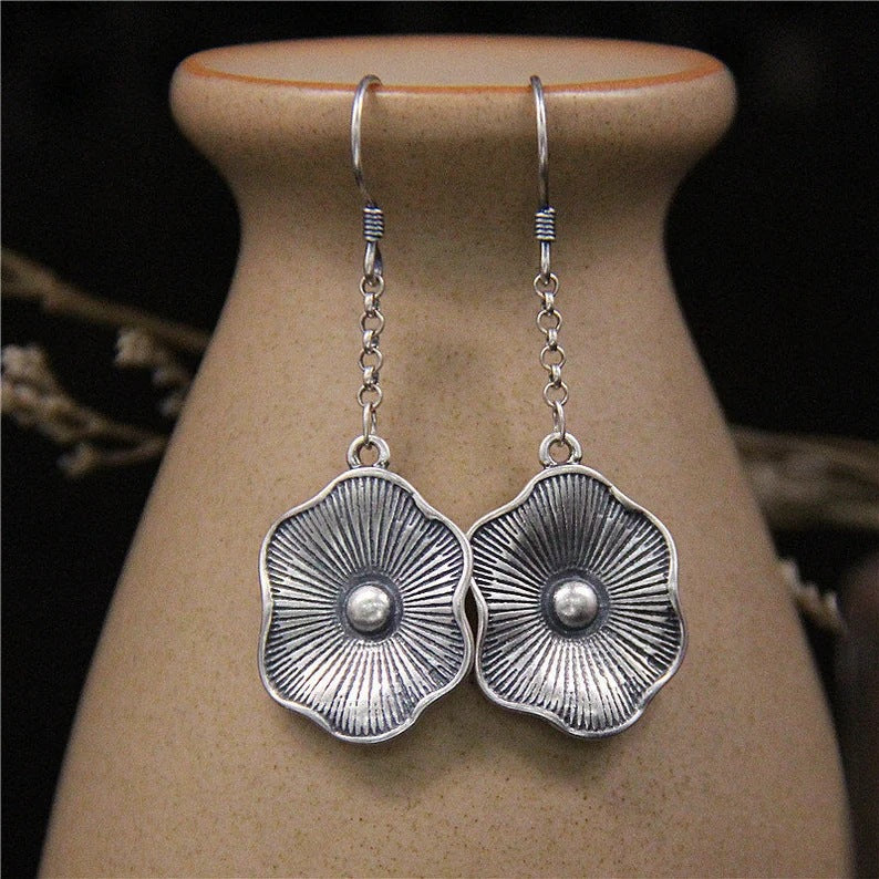 Romantic Silver Earring for Special Moments