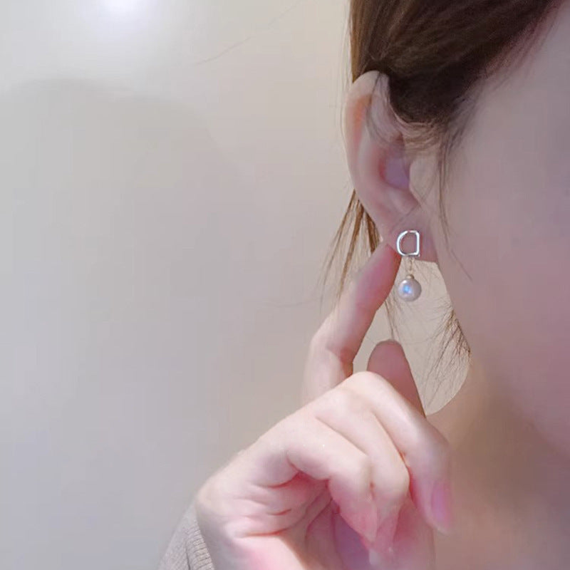 Romantic Pearl Earring for Special Moments
