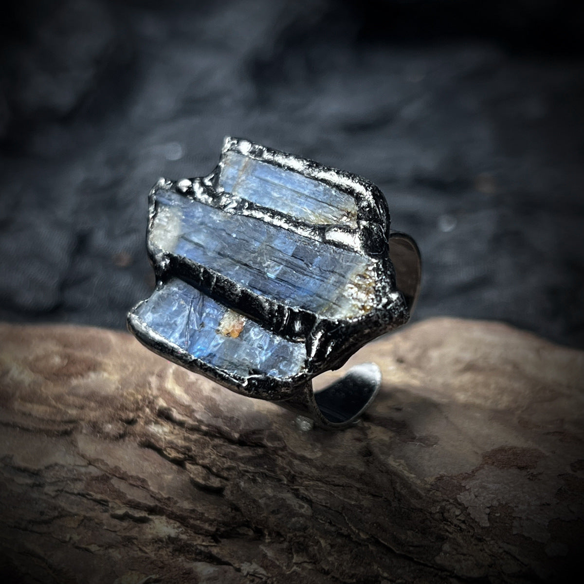 Classic Silver Ring with Timeless Appeal