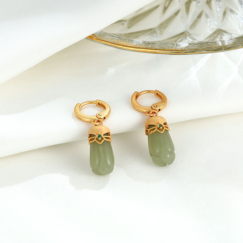 Charming Silver Earring for Any Occasion