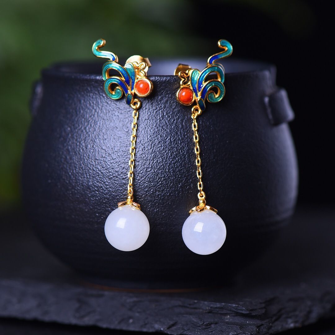 Classic Silver Earring with Timeless Appeal