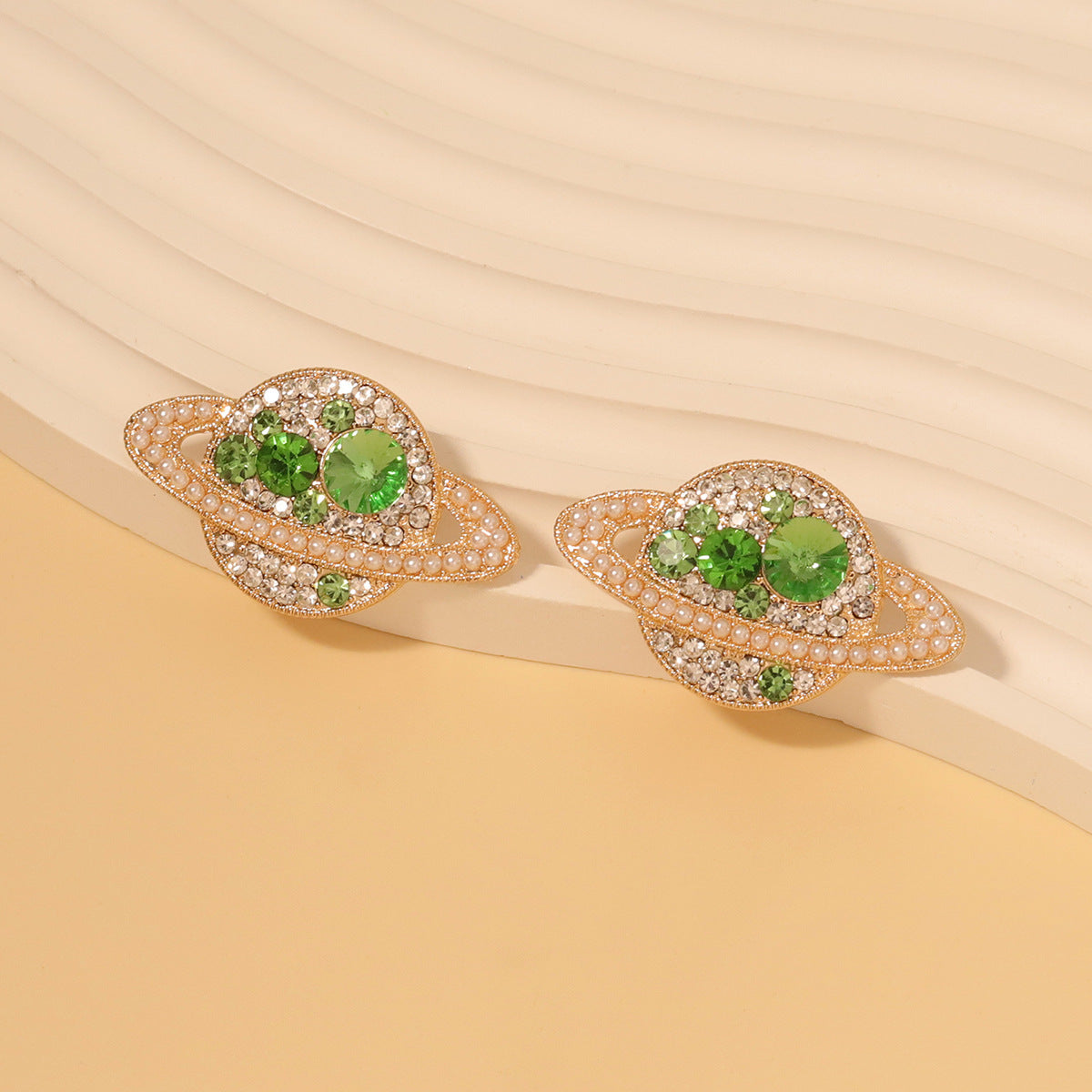 Charming Earring for Any Occasion