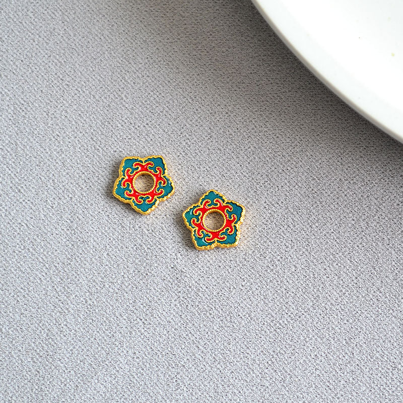 Beautiful Gold Earring with Unique Style