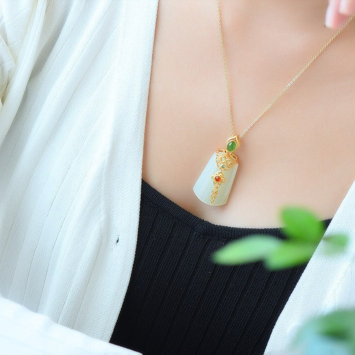 Elegant Silver Necklace for Every Occasion