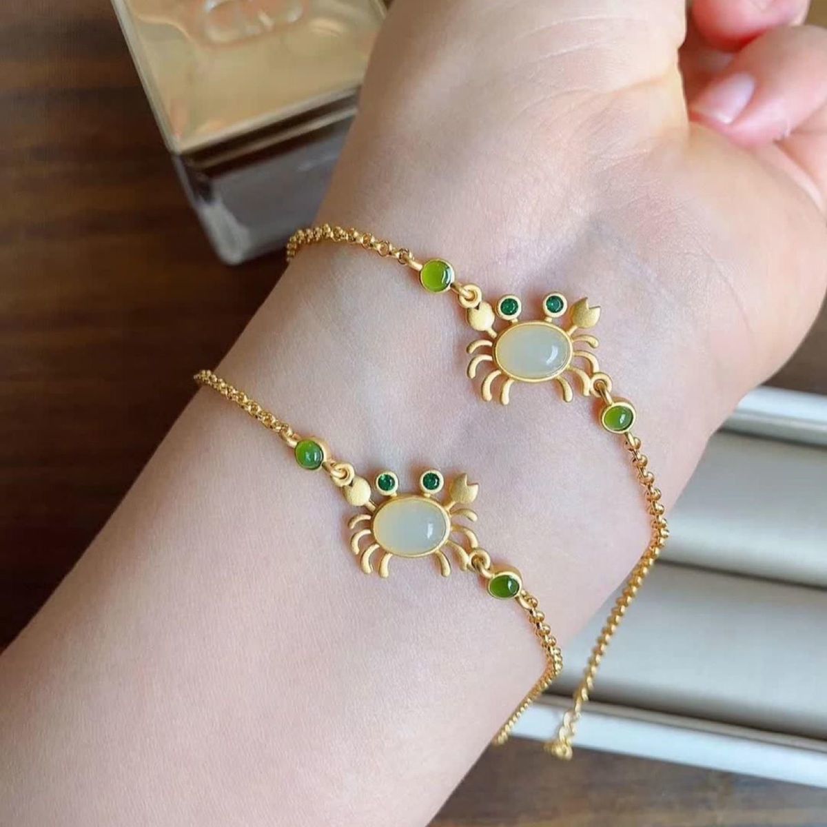 Romantic Gold Bracelet for Special Moments
