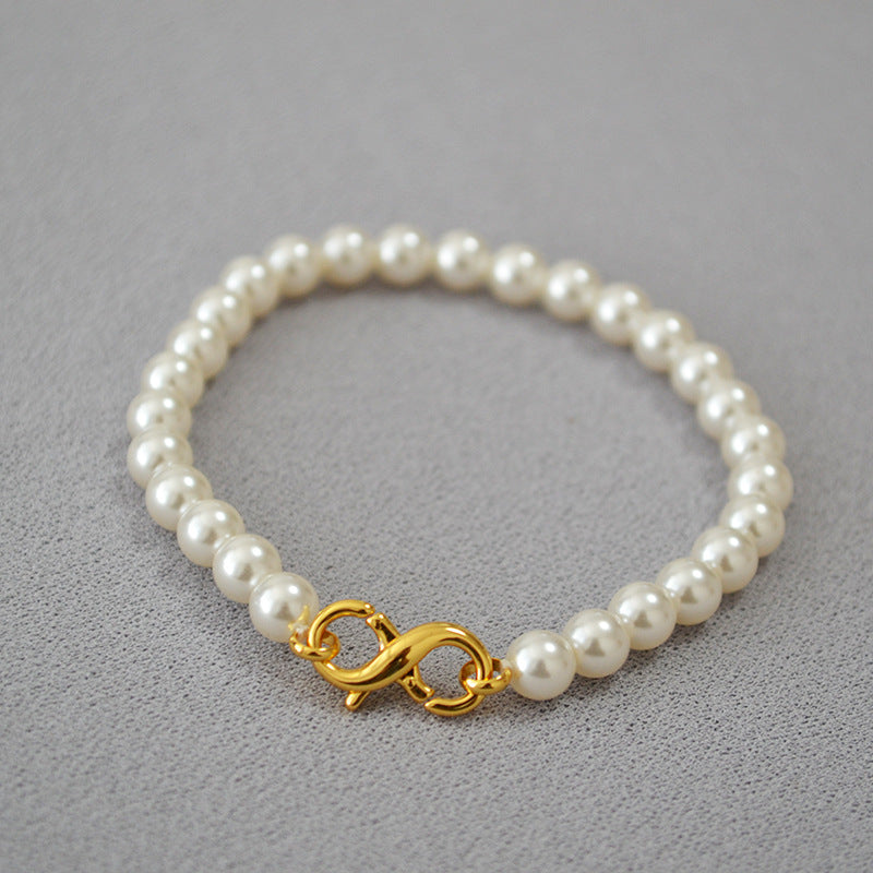 Beautiful Pearl Necklace with Unique Style