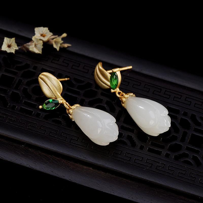 Charming Gold Earring for Any Occasion