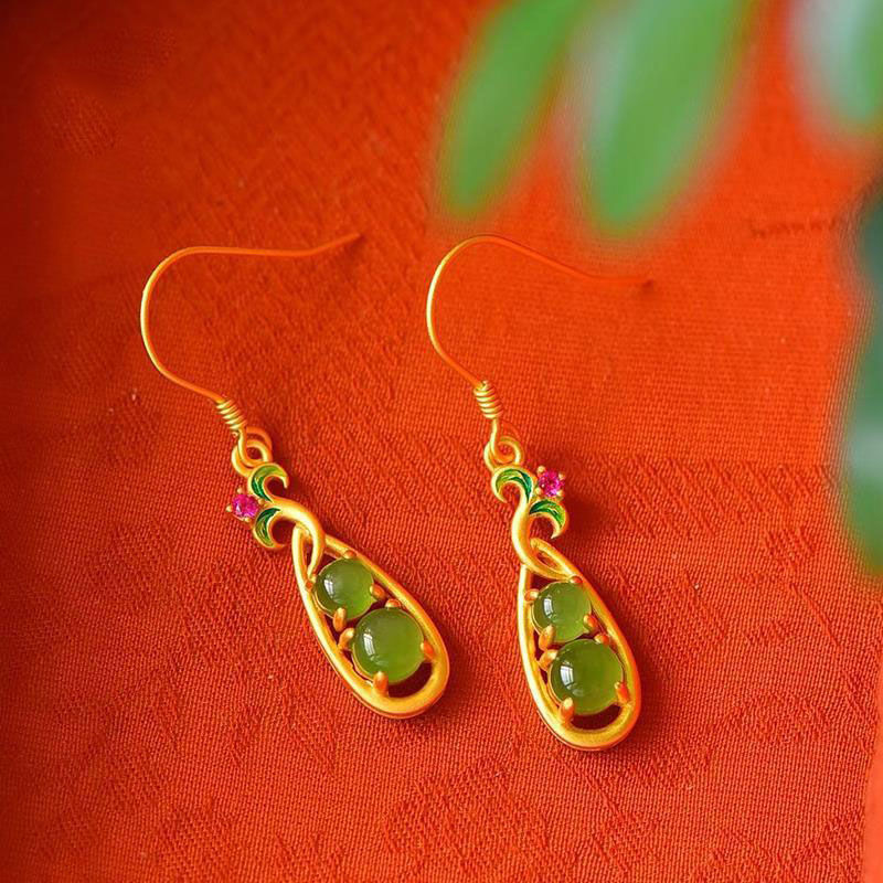 Romantic Gold Earring for Special Moments