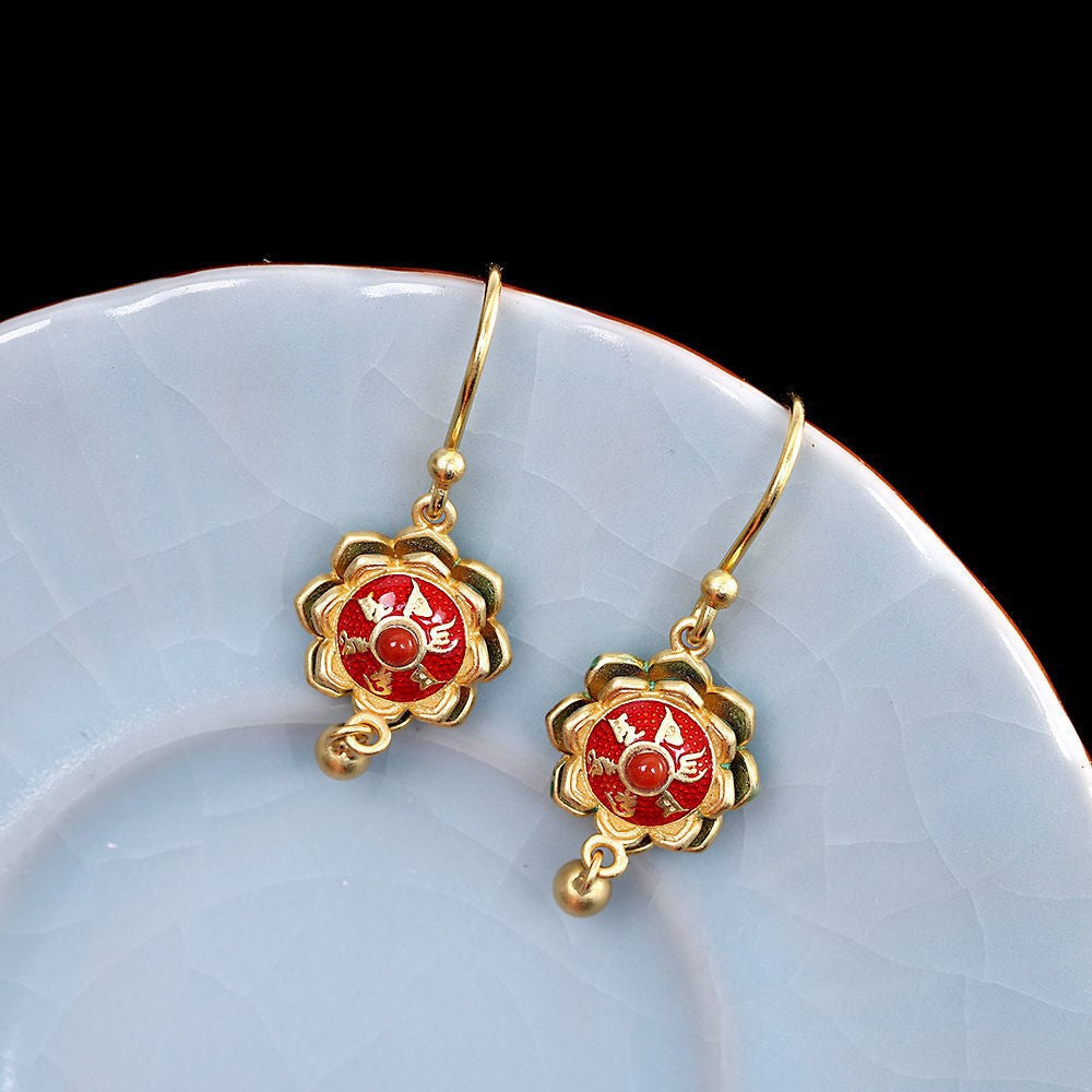 Beautiful Gold Earring with Unique Style