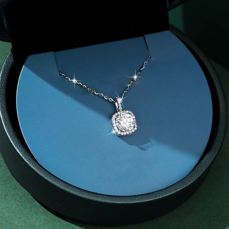 Stunning Necklace for Daily Wear