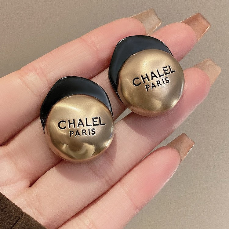 Stunning Gold Earring for Daily Wear