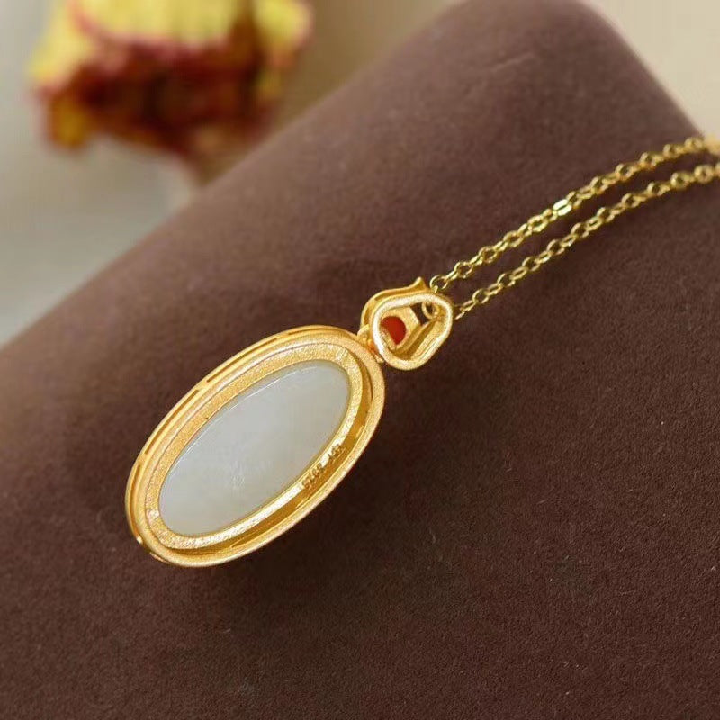 Charming Silver Necklace for Any Occasion
