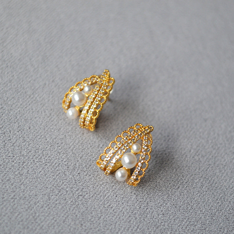 Romantic Silver Earring for Special Moments