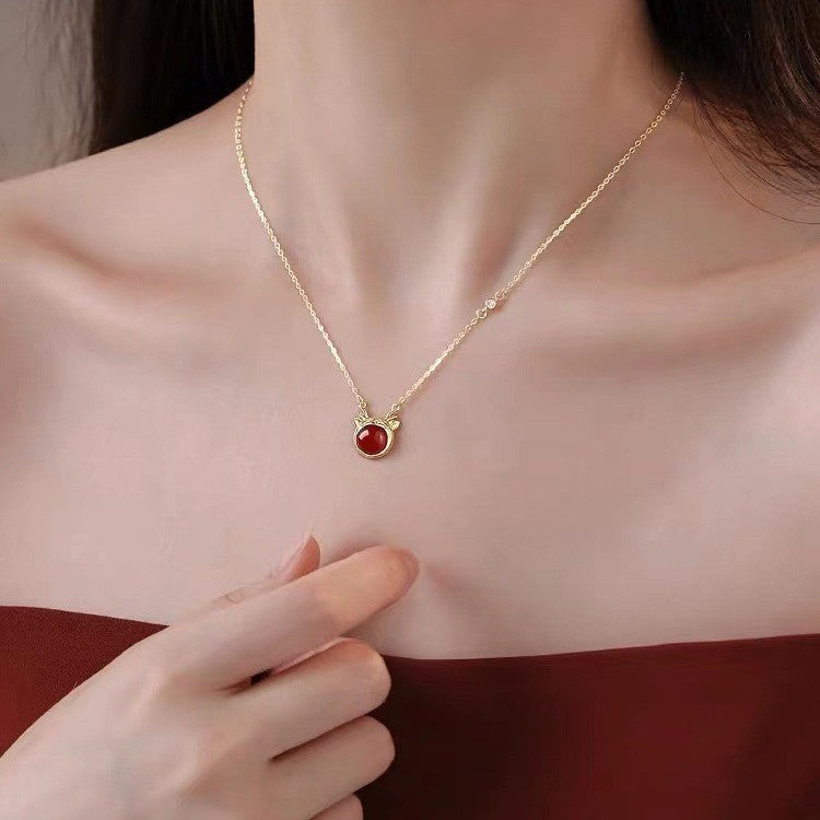 Romantic Silver Necklace for Special Moments