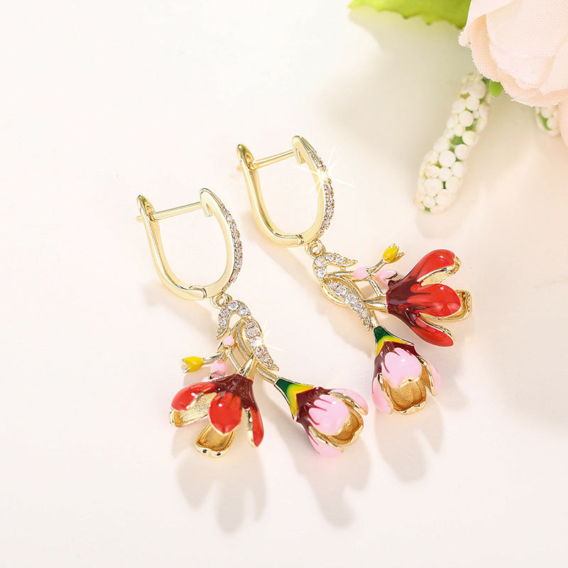 Charming Gold Earring for Any Occasion