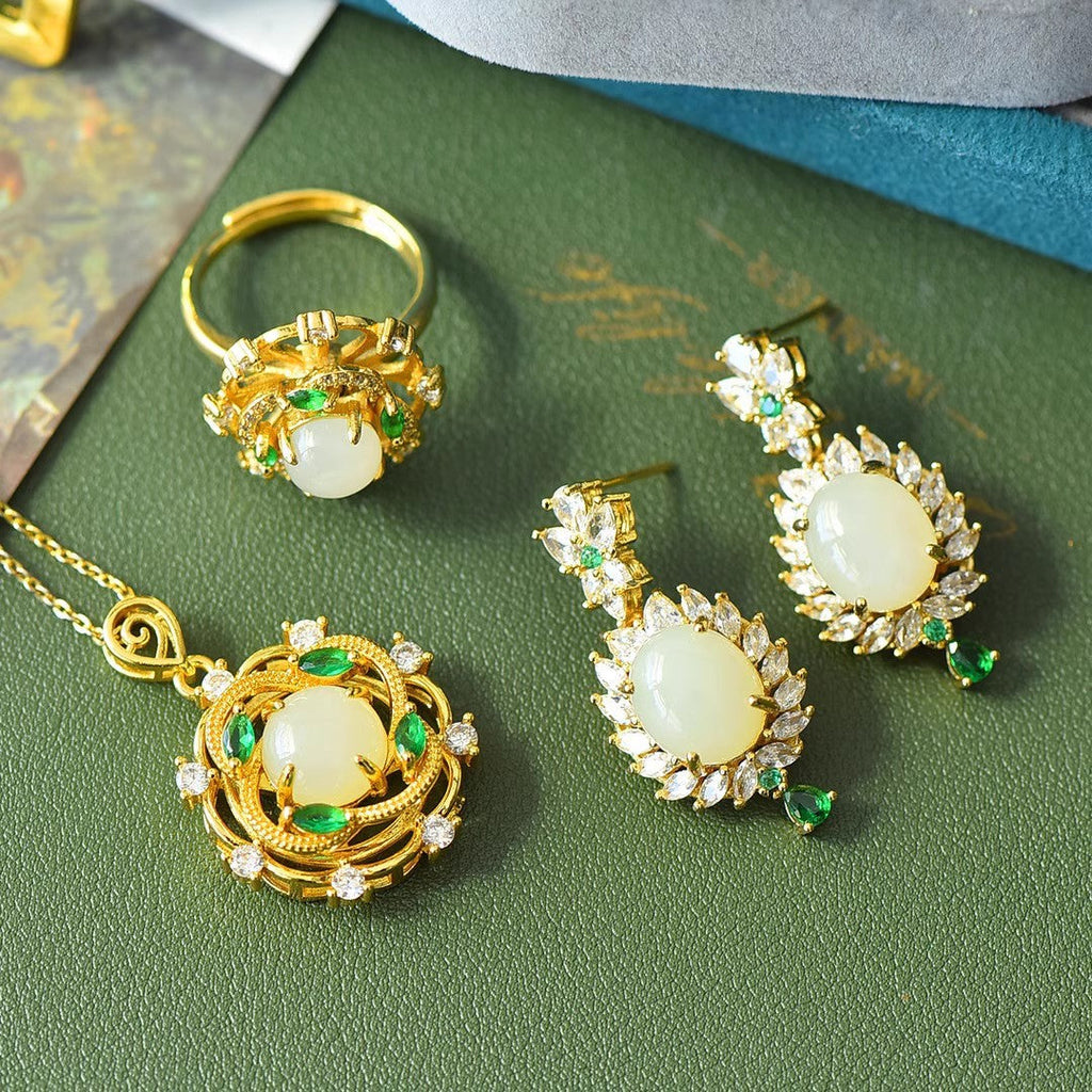 Romantic Gold Earring for Special Moments