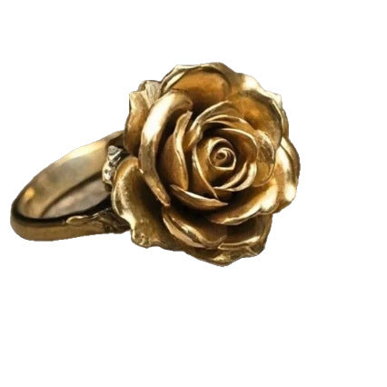 Classic Gold Ring with Timeless Appeal