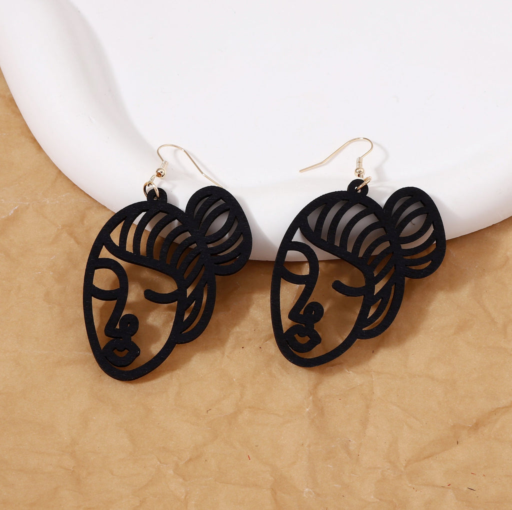 Charming Earring for Any Occasion
