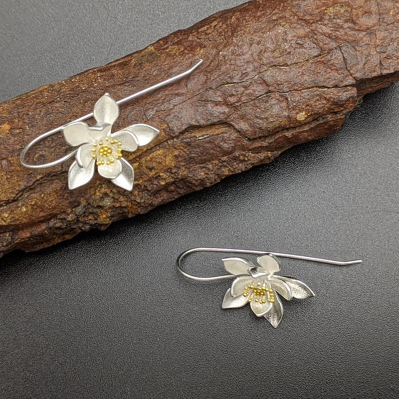 Romantic Silver Earring for Special Moments