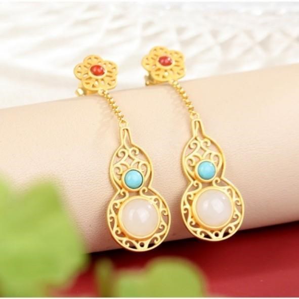 Romantic Gold Earring for Special Moments