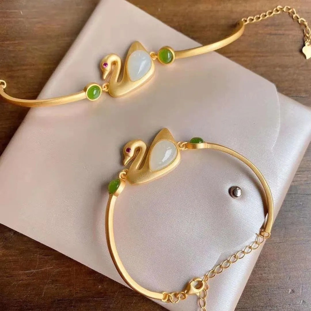 Romantic Silver Bracelet for Special Moments