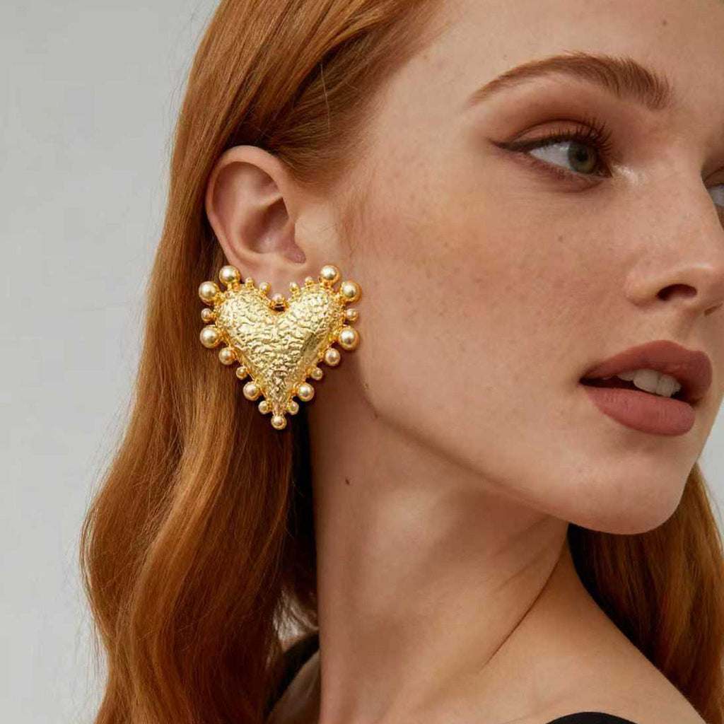 Charming Piece for Any Occasion