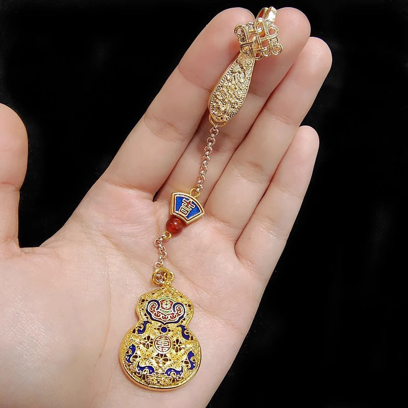 Charming Pendant for Any Occasion