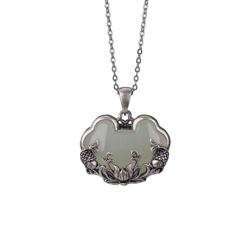 Classic Silver Necklace with Timeless Appeal