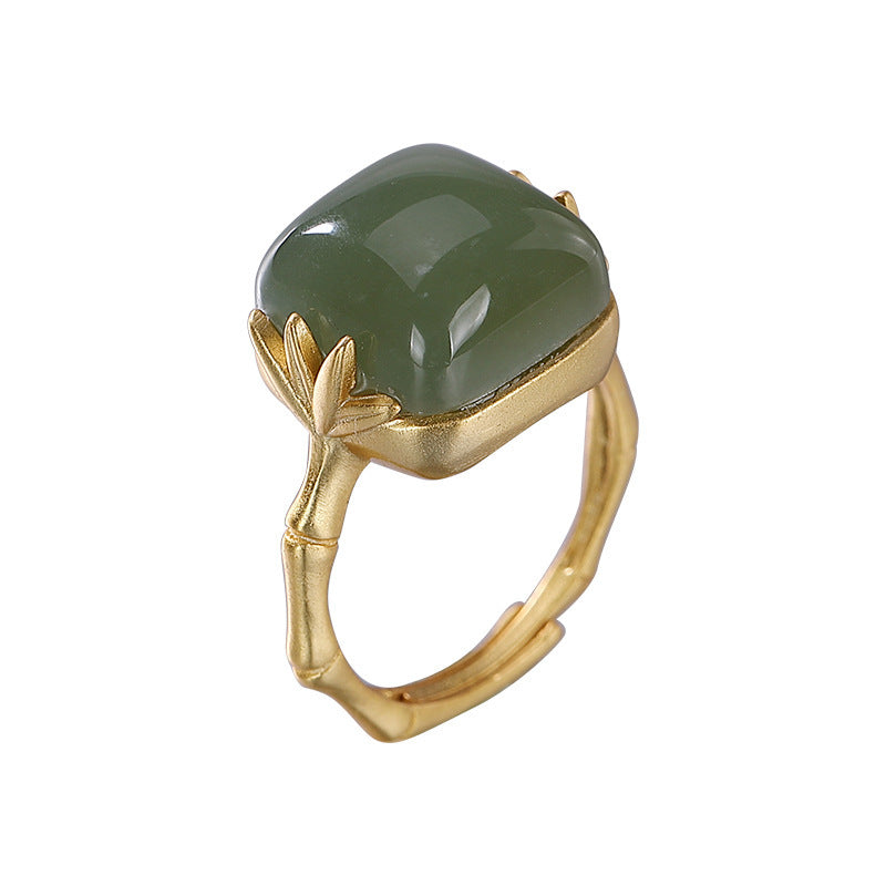 Classic Gold Ring with Timeless Appeal