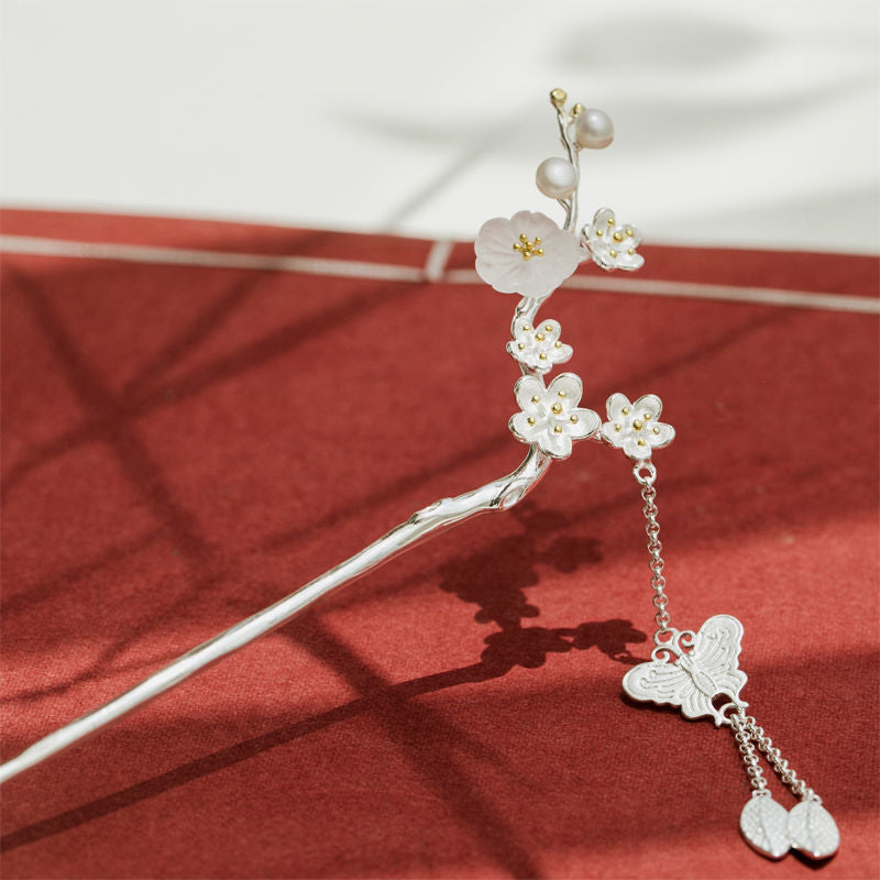Classic Silver Piece with Timeless Appeal