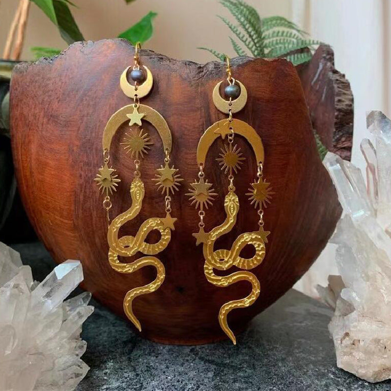 Classic Gold Earring with Timeless Appeal
