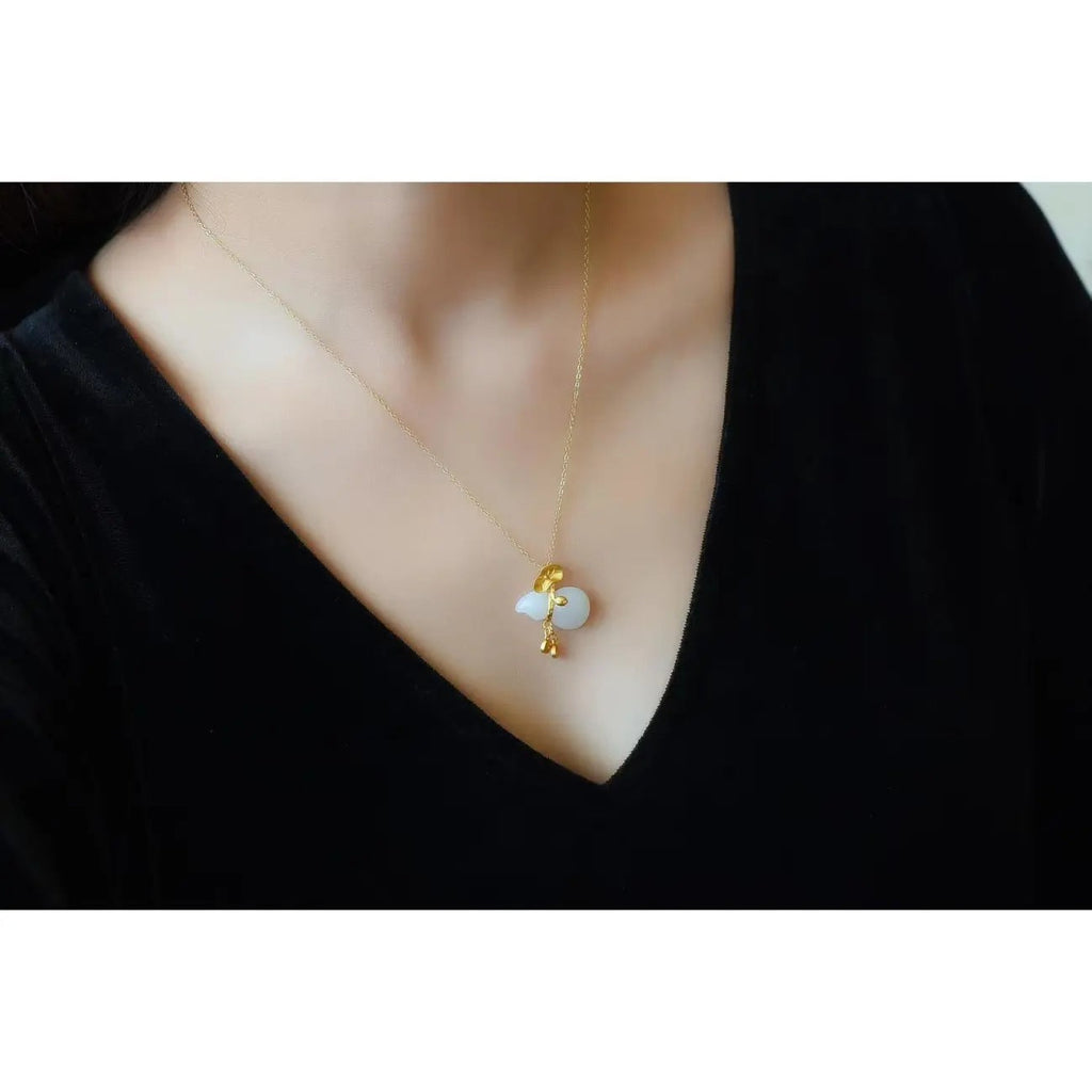 Charming Gold Necklace for Any Occasion