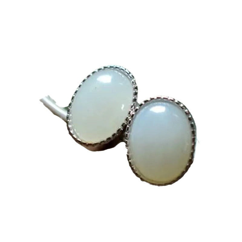 Classic Gold Earring with Timeless Appeal
