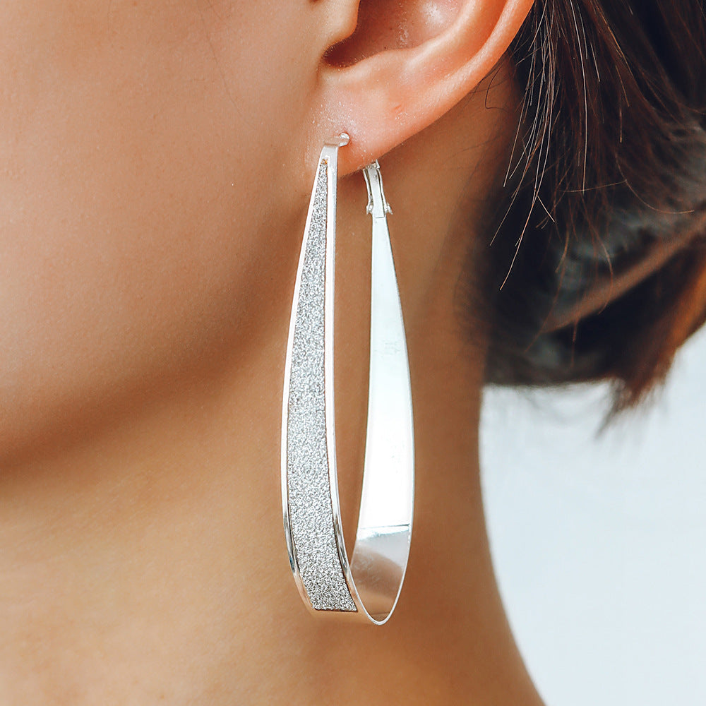 Romantic Silver Earring for Special Moments