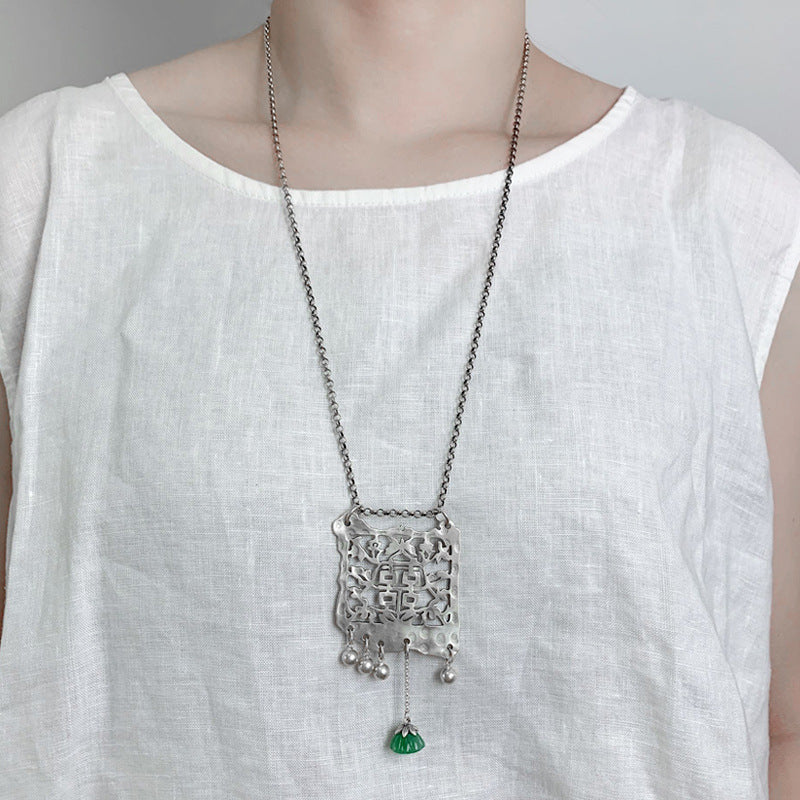 Romantic Silver Necklace for Special Moments