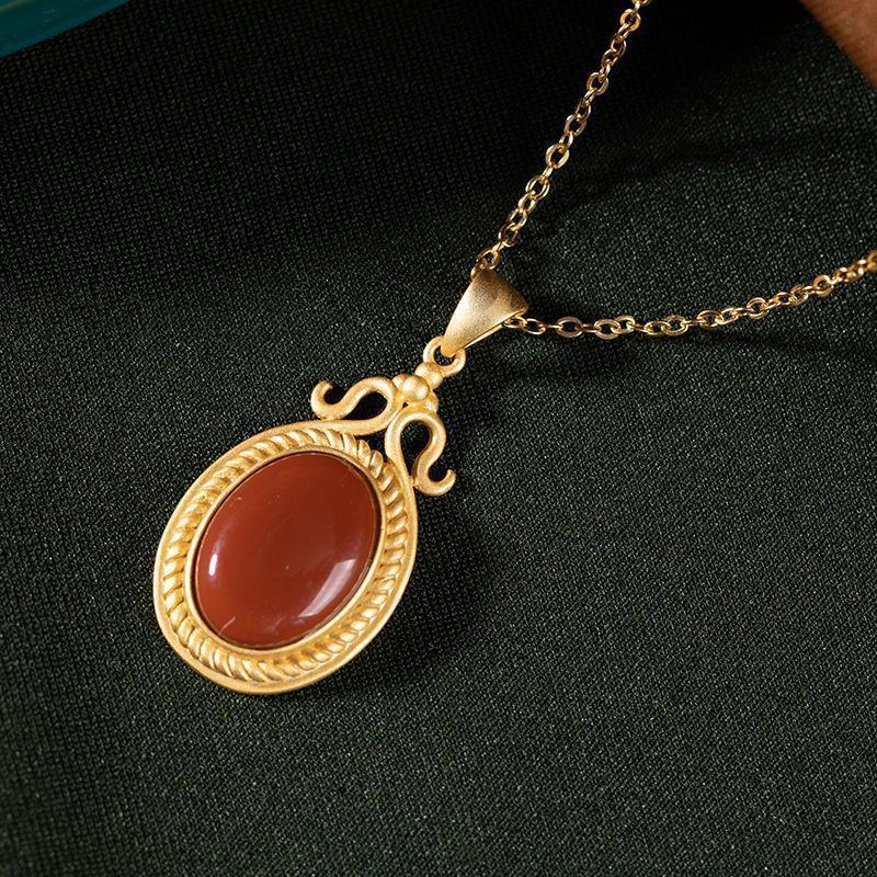 Elegant Gold Pendant for Every Occasion