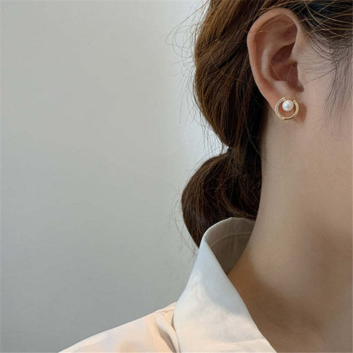 Romantic Pearl Earring for Special Moments