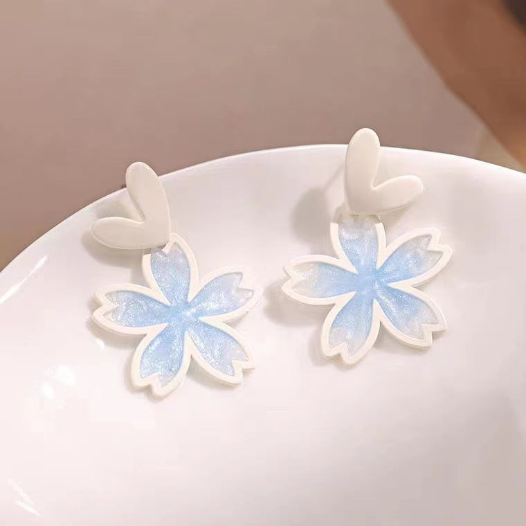 Charming Earring for Any Occasion