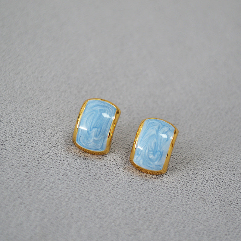 Delicate Artisan Gold Earring