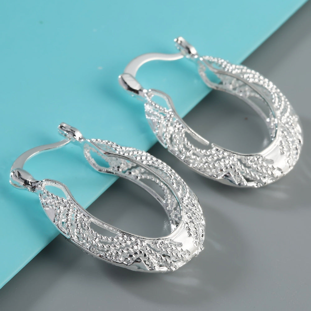 Beautiful Gold Earring with Unique Style
