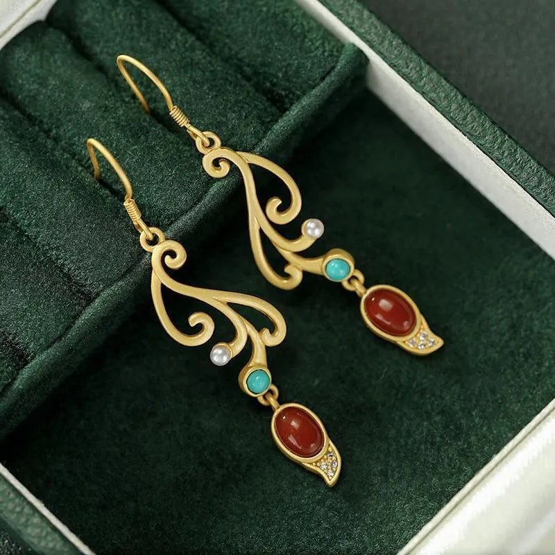 Romantic Gold Earring for Special Moments