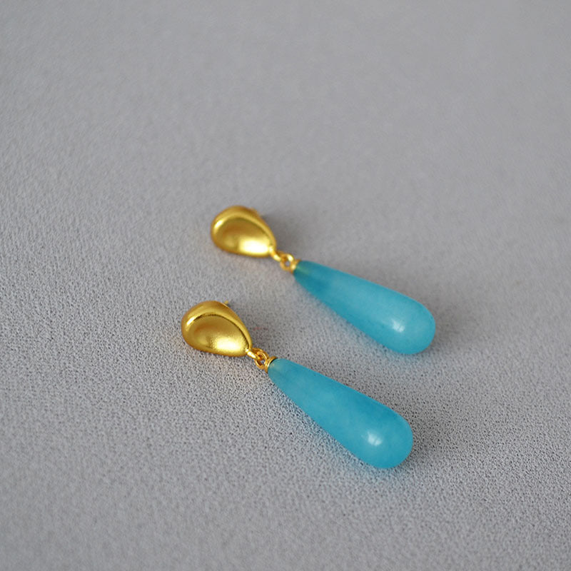 Classic Gold Earring with Timeless Appeal