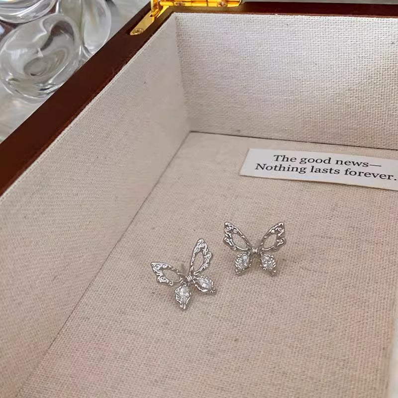 Classic Earring with Timeless Appeal